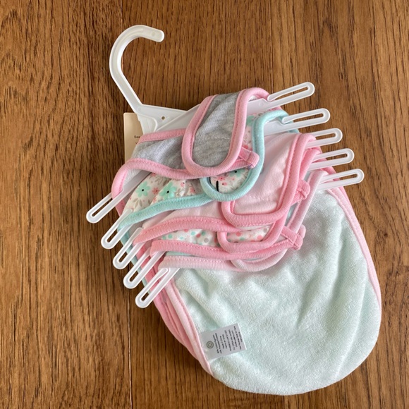 🌼3 for $20🌼 NWT baby girl bib set - Picture 2 of 2